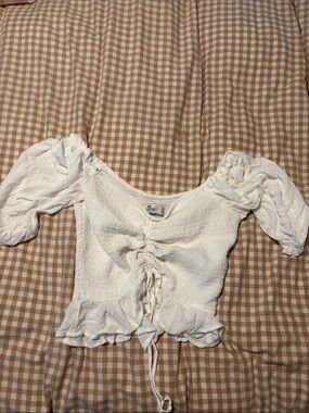 Hollister White Ruched Tie-Front Crop Top